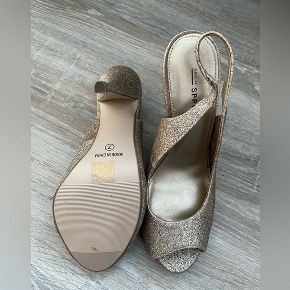 4” gold sparkle heels. Never worn. - Picture 2 of 3